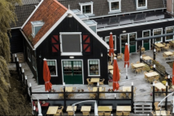 Befaamde Volendamse palingrokerij kiest in eigen restaurant voor Ecodan warmtepompen
