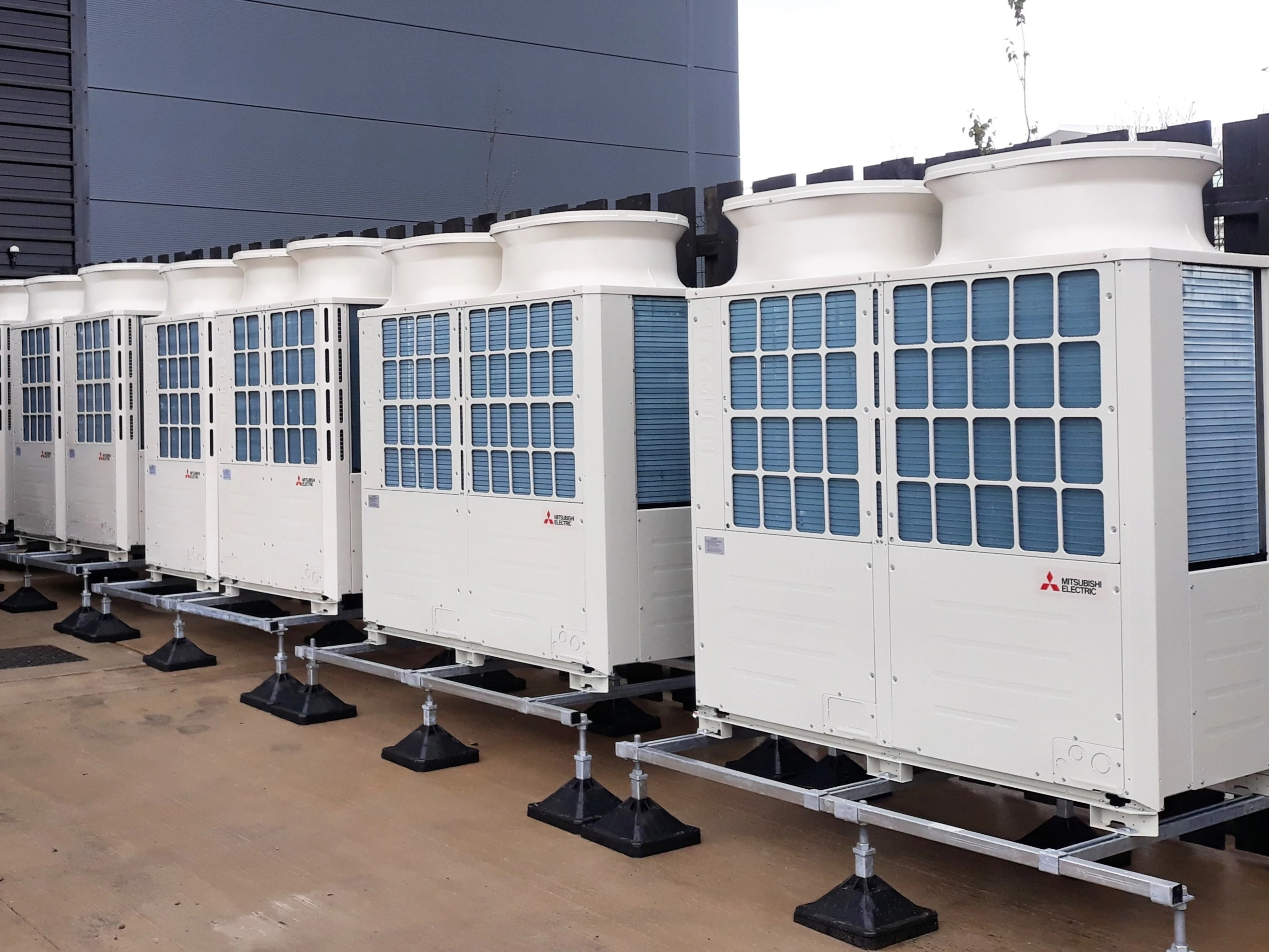 Afbeelding-StrutFoot-frame-opstelling-Mitsubishi-Electric-VRF